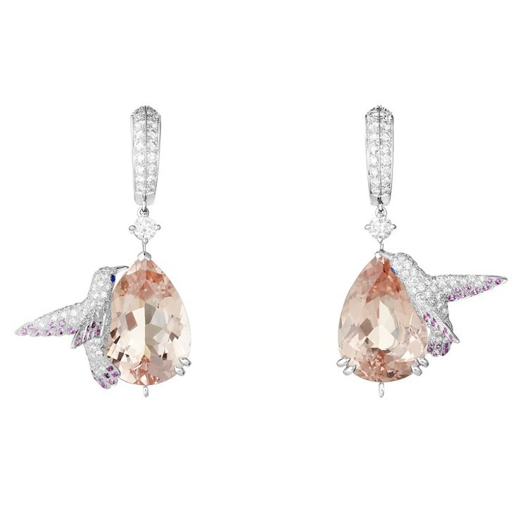 Boucheron Animaux動物系列Hopi耳環，使用摩根石、粉色藍寶石、藍色藍寶石和鑽石，訂價約483萬元。圖／Boucheron提供
