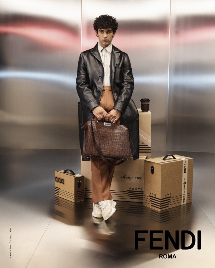 義大利演員、FENDI全球男裝大使Massimiliano Caiazzo演繹FENDI 2024 春夏男裝系列形象廣告。圖／FENDI提供
