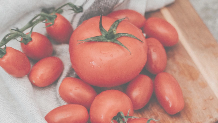 番茄是蔬菜還水果？該生吃還煮熟？營養師授「吃番茄3原則」讓你