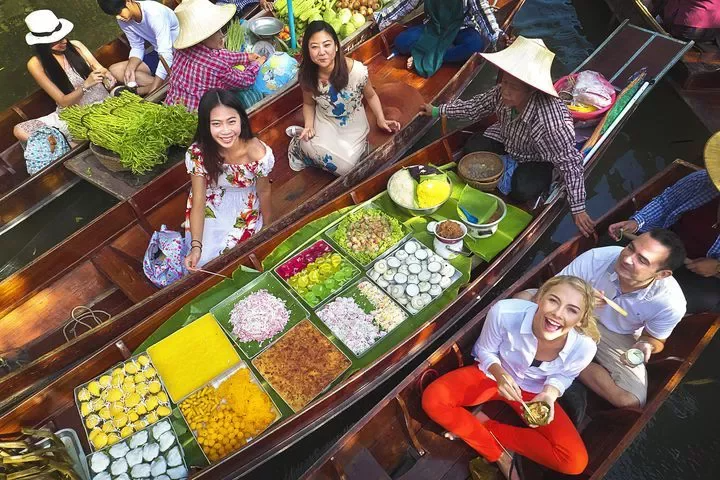 遊泰國逛水上市場，感受道地的泰式生活風情。 圖：泰國觀光局／提供