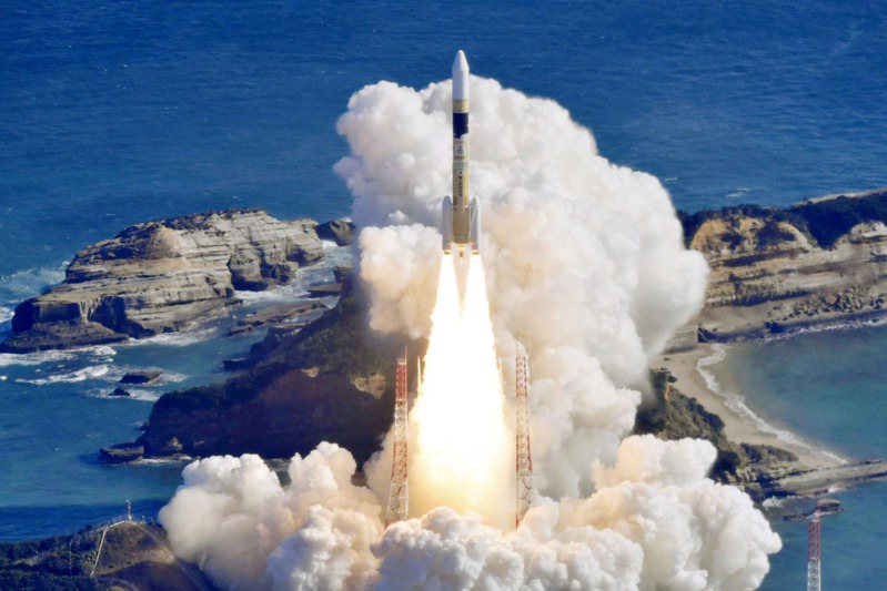 日本H2A運載火箭48號機今（12）日下午在日本鹿兒島縣的種子島太空中心升空。美聯社