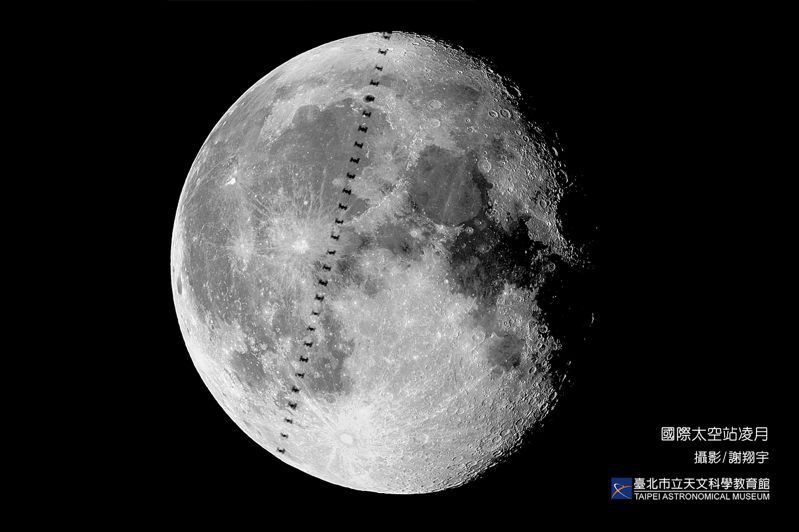 1月14日（周日）傍晚18時左右，國際太空站(ISS)將自西南往東北方飛越天空，全台皆可見，且其亮度與金星不相上下。謝翔宇攝影、台北市立天文科學教育館提供