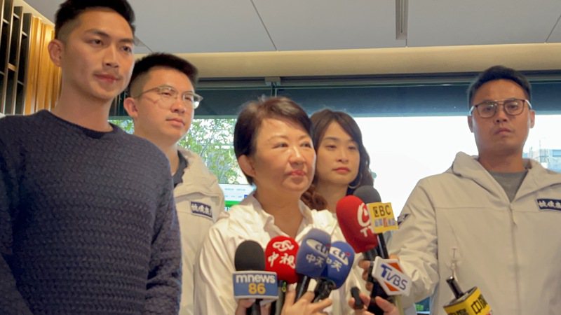 台中市長盧秀燕宣布台中投票率72.9%，但最後還必須以選委會數字為準。記者陳秋雲/攝影