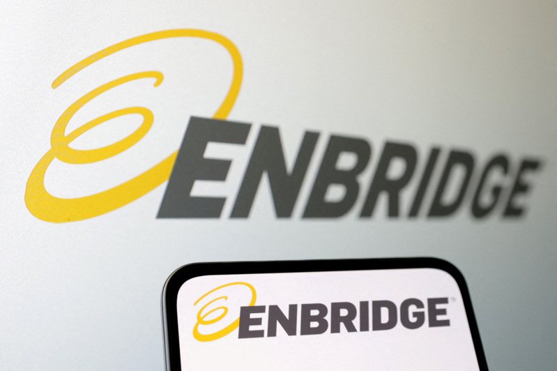 加拿大油氣管線業者安橋公司（Enbridge）高層表示，公司有意在法國進一步投資離岸風電而捨棄美國，因為美國的離岸風電計畫已因成本和供應鏈問題生變。路透社