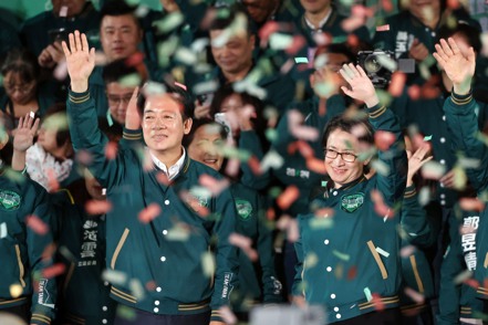 民進黨正副總統候選人賴清德（左）、蕭美琴（右）宣布勝選。記者林澔一／攝影