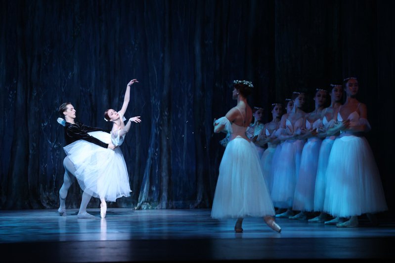 烏克蘭聯合芭蕾舞團首度三地巡演，帶來浪漫芭蕾經典舞劇《吉賽兒》全本演出。圖／由聯合數位文創提供。
