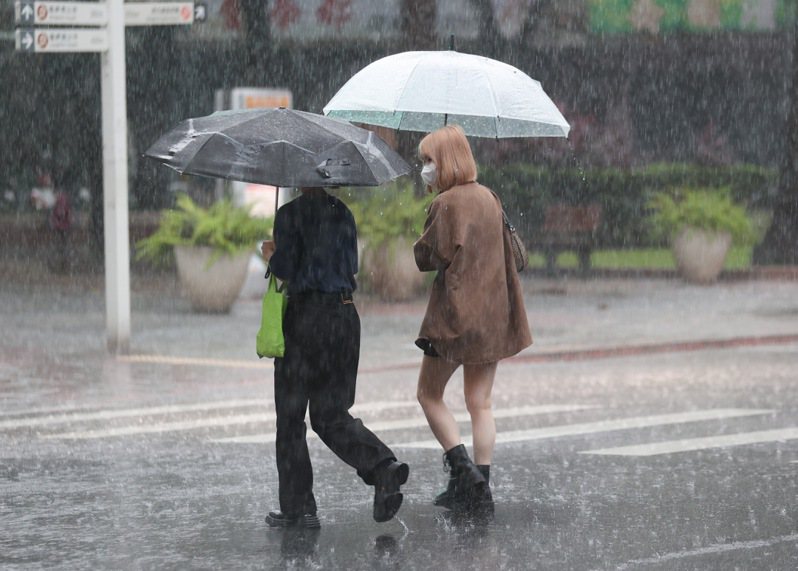 今天東北季風漸增強，大台北、東半部轉局部短暫雨，其他地區影響小。本報資料照片