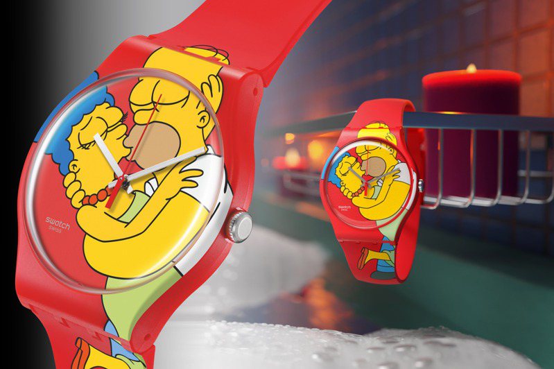 瑞士流行腕表品牌Swatch再度攜手電視喜劇「辛普森家庭（The Simpsons ）」推出情人節限定表款。圖／Swatch提供