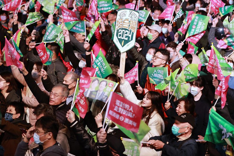 美國智庫組織「皮尤研究中心」指出，在台灣，身分認同與政治密不可分。認為自己主要是台灣人的民眾，最有可能與民進黨站在同一陣線。 聯合報系資料照／記者林伯東攝影