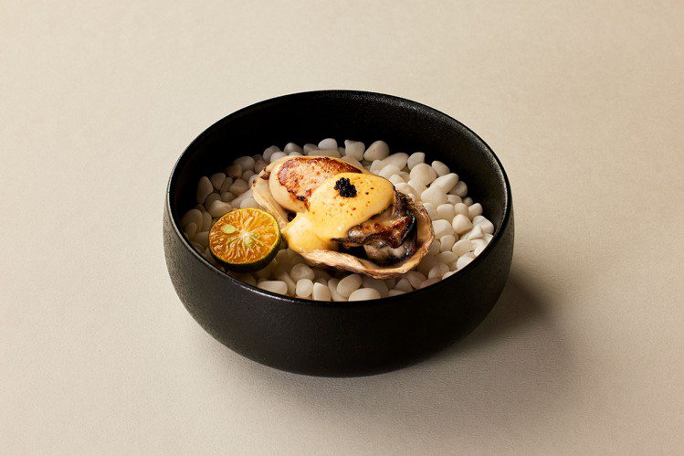 日本蠔魚子蕈菇、海膽荷蘭醬。圖／樂葵提供