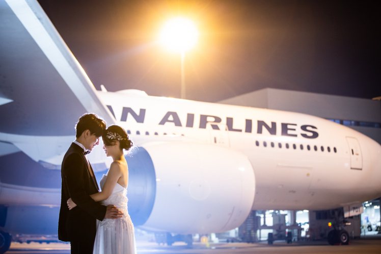 「包下機場拍婚紗」不是夢，可以拍出更獨特的視角。圖/株式會社Quantize提供