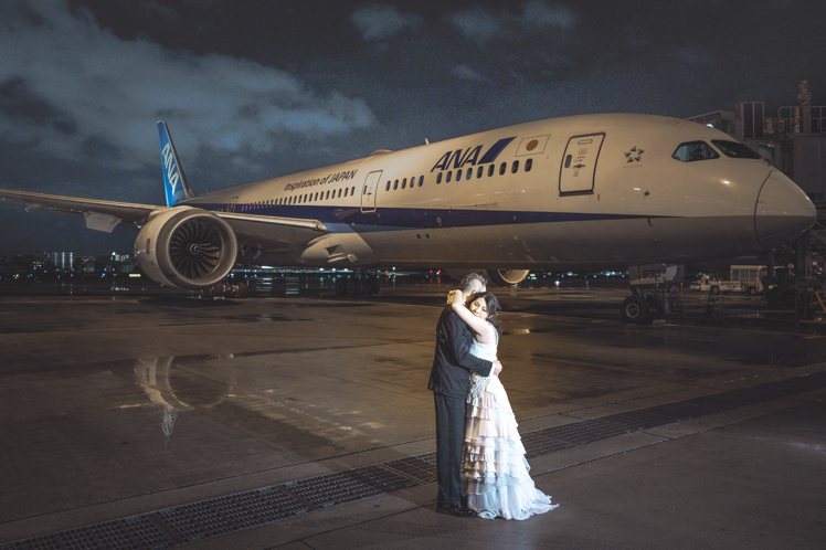 「包下機場拍婚紗」不是夢，可以拍出更獨特的視角。圖/株式會社Quantize提供