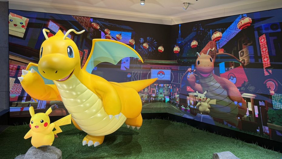首間台灣寶可夢中心Pokémon Center TAIPEI「寶可夢中心台北」將推出農曆新年限定皮卡丘娃娃，但卻爆出新加坡寶可夢中心早已販售過。（攝影／聯合新聞網《科技玩家》）