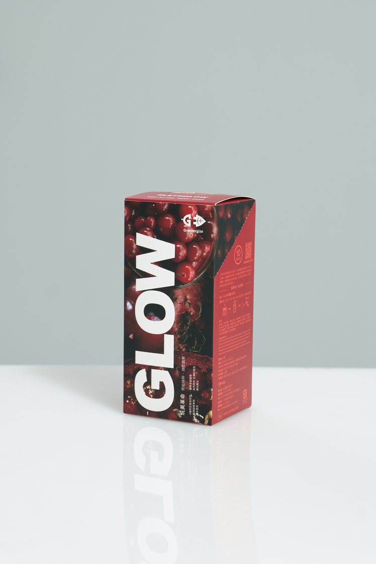 綠量「GLOW全天然植物膠原蛋白」小紅包，30入/組，3,288元；60入/組，5,688元；試用包3入/組，299元。圖／喜事國際提供