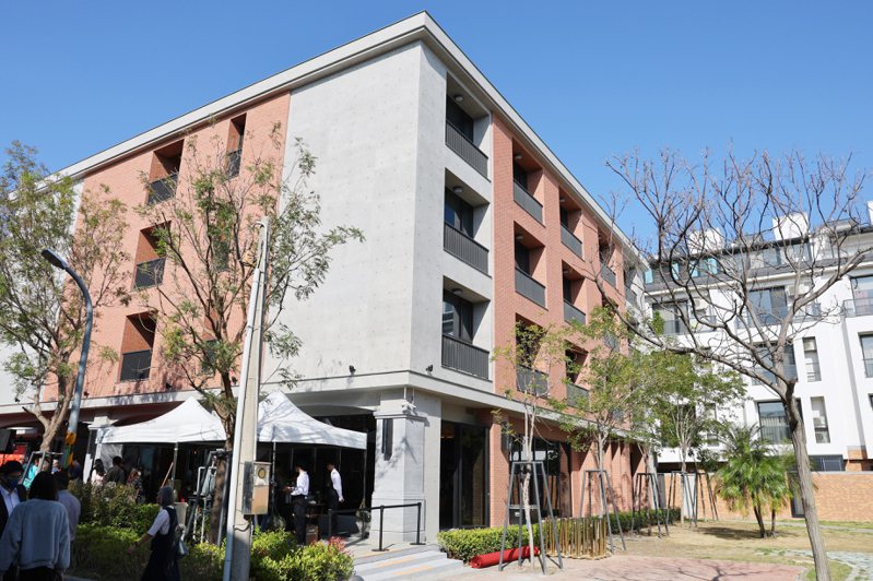 台南再增一飯店，位於安平的「綉溪安平」飯店今天開幕。圖／南市觀旅局提供