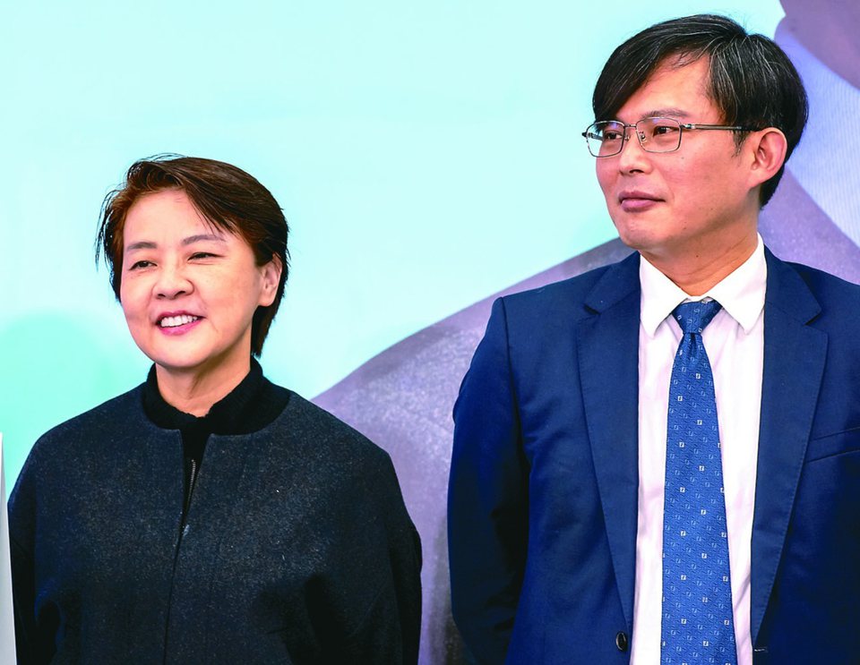 民眾黨不分區立委當選人黃珊珊（左）、黃國昌（右）。圖/聯合報系資料照