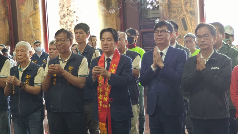 賴清德副總統今天由高雄市長陳其邁的人陪同，到高雄廟宇參拜。記者卜敏正／攝影