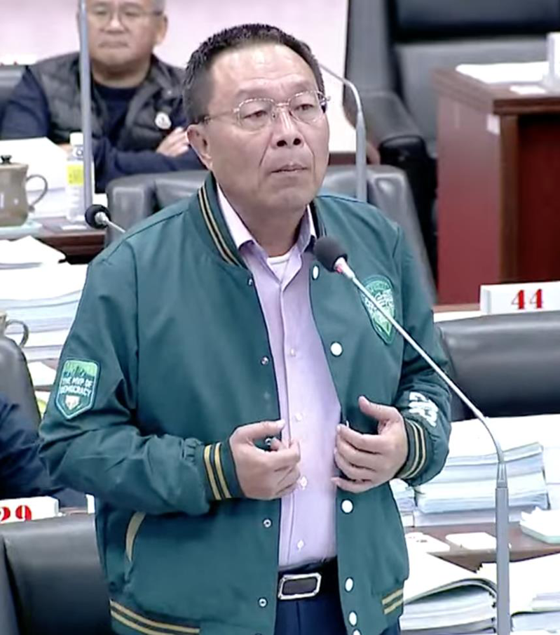 民進黨市議員黃明太表示，他在委員會改選完即退出民進黨團，再這樣下去就退黨。記者徐如宜／翻攝