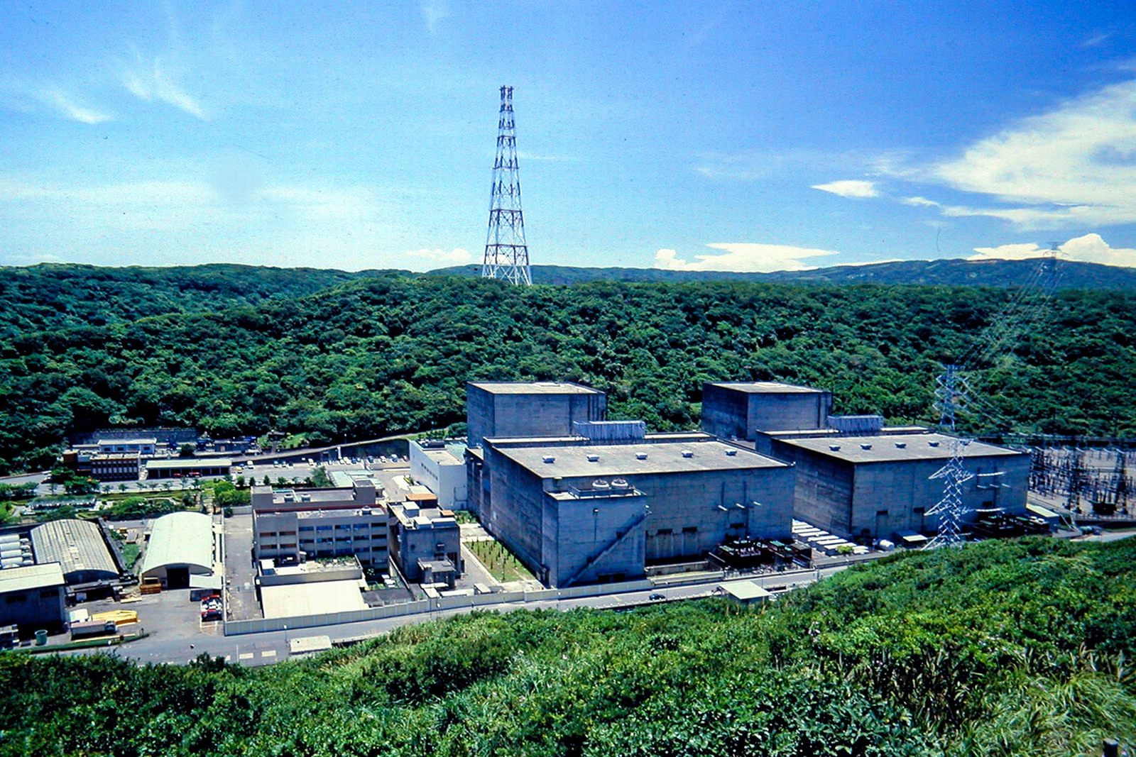 Re: [新聞] 藍委擬修法解套核電廠延役 環團憂排擠綠