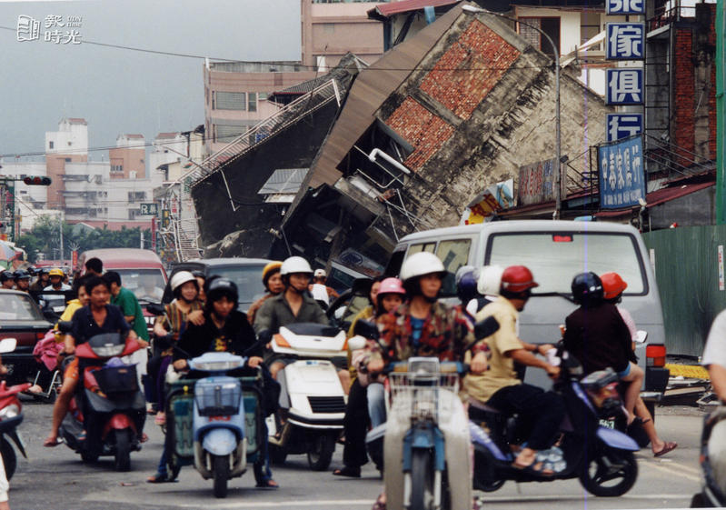 921大地震天明後的埔里已面目全非。1999.09.21／聯合報系資料照