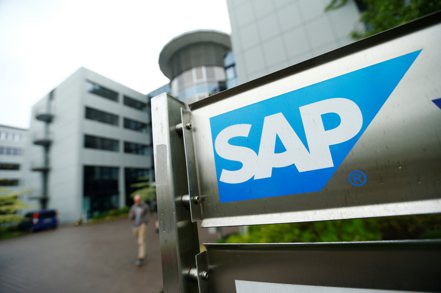 SAP為配合加強對商業相關人工智慧（AI）布局，將精簡或調整8,000個職位。路透