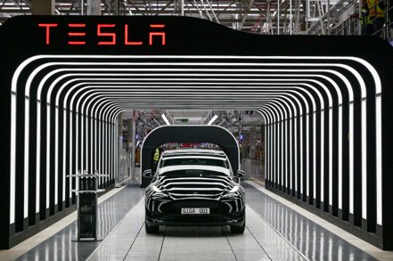 消息人士透露，特斯拉希望在2025年年中開始生產新型大眾市場電動車。 路透