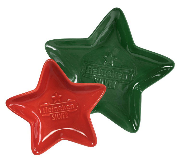 海尼根拼色萬用陶瓷盤組經典綠紅款。圖／台灣海尼根提供
