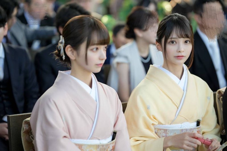 X（原Twitter）瘋傳一張日本雙胞胎的美照，甚至一度被懷疑是AI製圖，不過有網友解釋，姐妹花其實都是真人。圖／擷自X @morifuuka0526