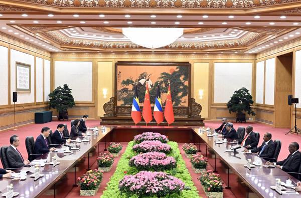 安地卡及巴布達總理布朗率團訪問北京，與大陸國家主席習近平會見時，強調「安方堅信，台灣過去、現在、將來都是中國的一個省」。（圖／取自大陸外交部官網）