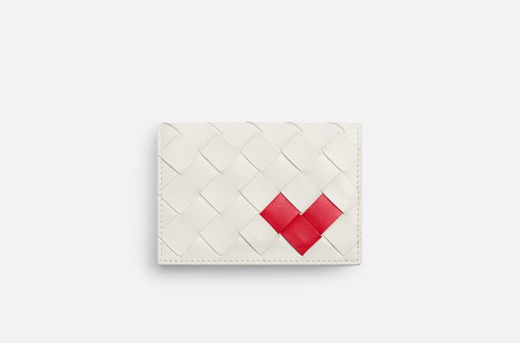Intrecciato編織皮革卡夾，19,600元。圖／Bottega Veneta提供
