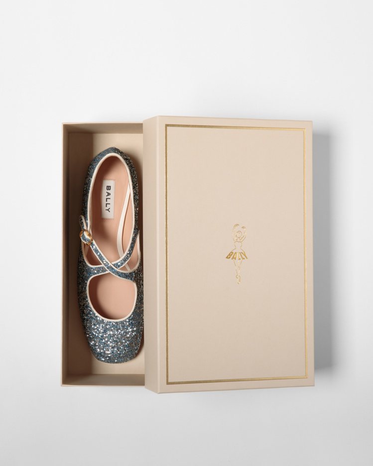新款Bally Ballyrina舞鞋都將附上特製鞋盒、印有1940年代的經典視覺。圖／BALLY提供