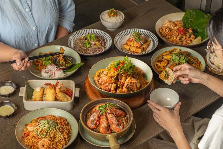「初泰PIKUL」是路易莎集團結盟泰國前總理差猜 ‧ 春哈旺家族集團的正宗泰國料理餐廳。圖/路易莎集團提供