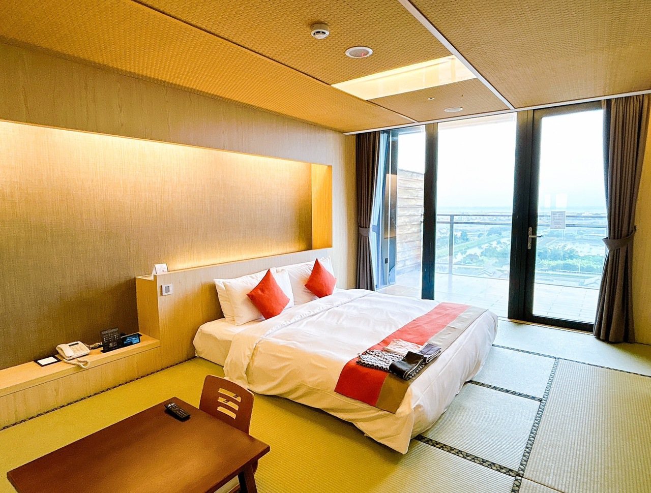 「潤 海景和式套房」空間寬敞舒適，提供旅人絕佳休憩體驗。Eric Hsu攝