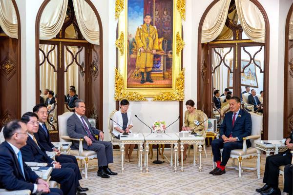 泰國首相賽塔29日在曼谷與到訪的大陸外長王毅會面。（圖／取自大陸外交部官網）