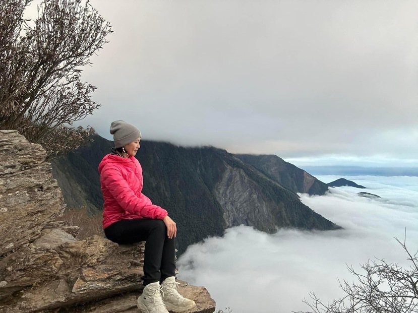 媺涵平時最大的休閒活動是接觸山林、登頂百岳，走過癌症與化療的辛苦，她選擇更積極更...