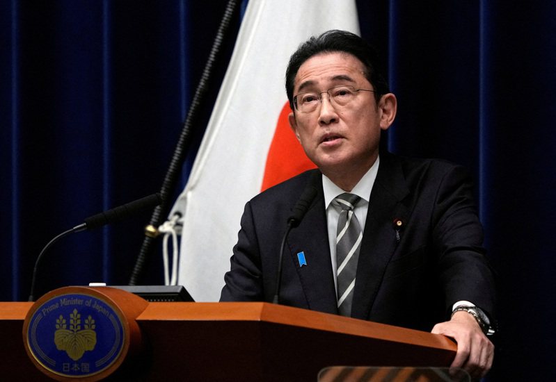日本首相岸田文雄今天在國會發表施政方針演說，針對自民黨內派閥日前爆發的政治獻金疑雲致歉，並宣示將站上第一線為挽回民眾信賴致力相關改革。路透社
