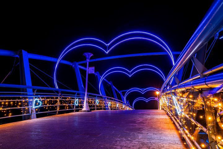 ▲枋寮漁港的浪漫愛情橋。　圖：屏東縣政府文化處／提供