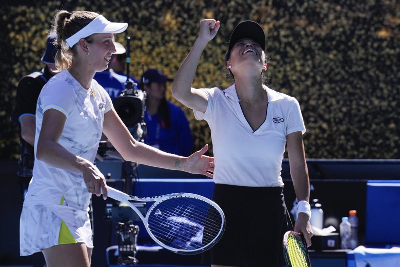 網球協會表示絕對敞開雙手歡迎謝淑薇(右)打奧運。 美聯社