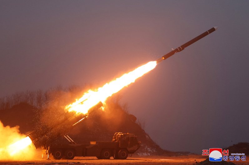朝鮮中央通訊社31日證實北韓30日於黃海進行「箭矢-2」戰略巡弋飛彈演習，目的是檢驗快速反擊態勢並提高戰略打擊能力，且稱「並未對周邊國家安全造成威脅」。路透