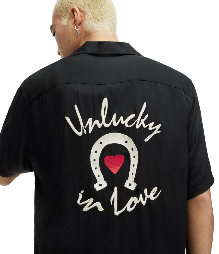 AllSaints (UN)LUCKY IN LOVE限定系列襯衫，6,700元。圖／AllSaints提供