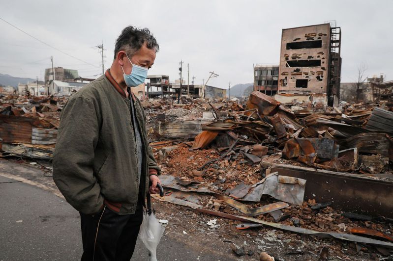 日本石川縣強震發生至今屆滿一個月，罹難者增至240人，仍有1萬4431人持續過著避難生活。法新社