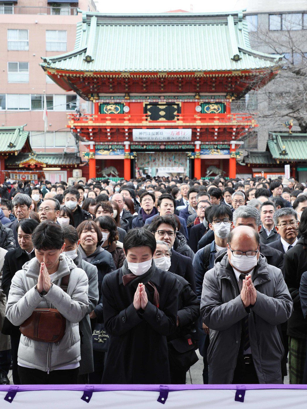 圖為日本民眾參拜神田神社。 圖／歐新社