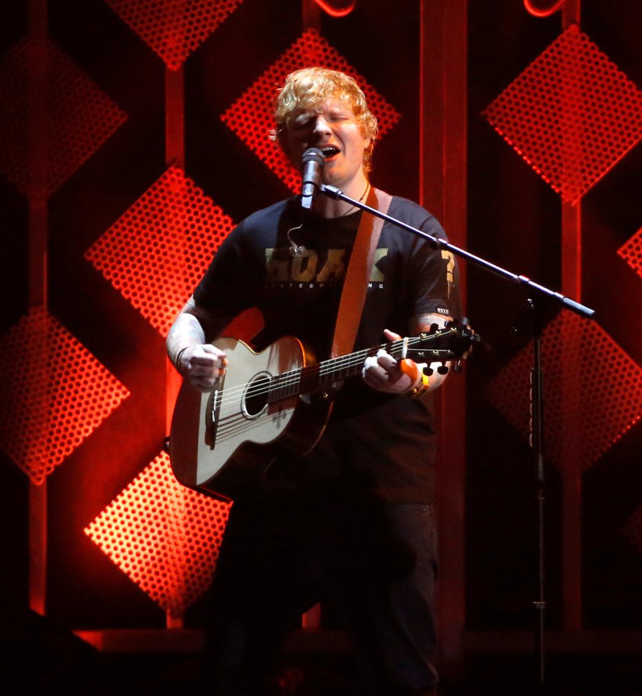 紅髮艾德Ed Sheeran今天在高雄世運主場館開唱。路透