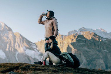 三個來自瑞士的品牌Nespresso、Mammut和HeiQ攜手打造出高性能保暖外套「Extraordinary Jacket」。圖/Nespresso提供