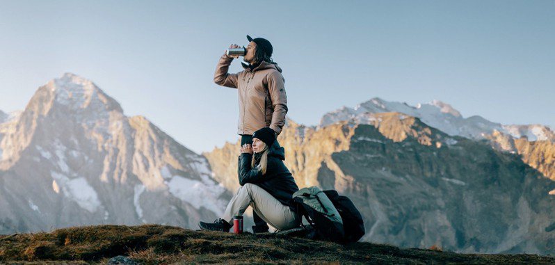 三個來自瑞士的品牌Nespresso、Mammut和HeiQ攜手打造出高性能保暖外套「Extraordinary Jacket」。圖/Nespresso提供