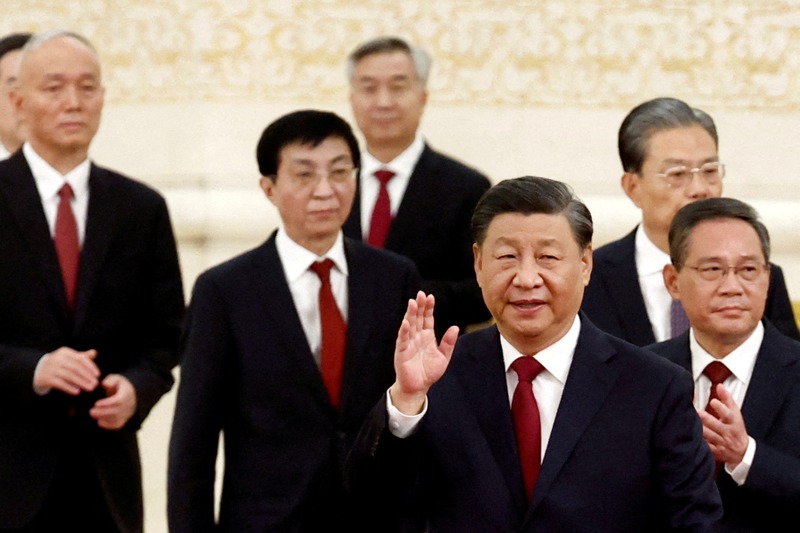 中國國家主席習近平的左右手，在中共中央政治局常委分別排名第二及第五的李強（右一）及蔡奇（左一），權力似乎出現變化。路透