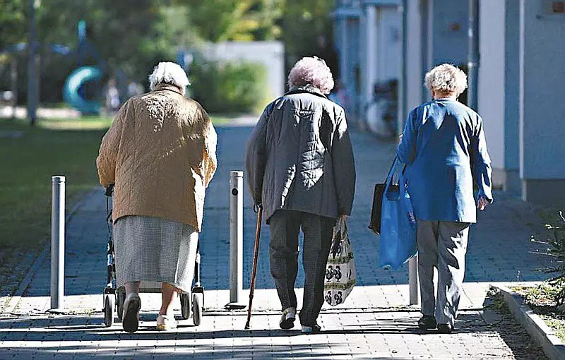 死亡焦慮在中老年族群中特別鮮明，因為年輕時光是生活就很忙了，無暇顧及；到了老年，...