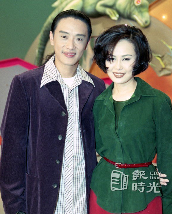 華視「金曲龍虎榜」。圖為施文彬（左）、江蕙（右）。圖／聯合報系資料照(1995/12/14  施偉平攝影)