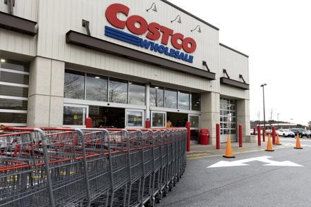 CNBC引述消費者分析師Julie Ramhold報導，好市多（Costco）的培根、特級香草冰淇淋、蜂蜜、汽油、披薩的價格優惠非常值得買。歐新社