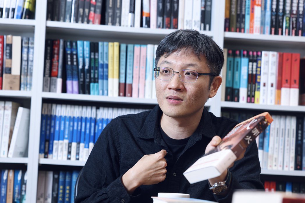 譚光磊創立光磊國際版權經紀公司，以文學、小說的版權代理打出名號。記者王聰賢／攝影